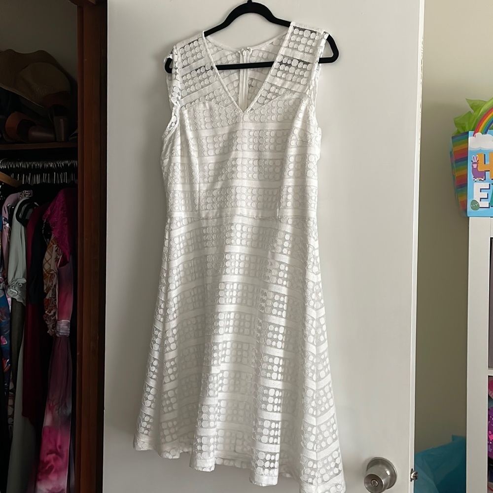 Nine Wear Lace flutter sleeve dress